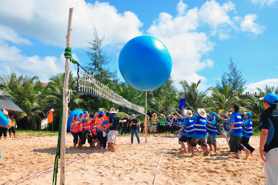 Những trò chơi Team Building trên Biển Đặc sắc