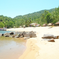 Các bãi biển đẹp có thể cắm trại tại Đà Nẵng