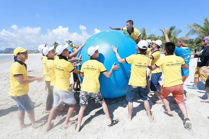 Trò chơi SuperBall Tổ chức Team Building Đà Nẵng